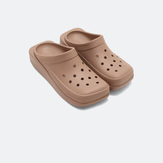 Crocs Classic Blunt Toe - Latte