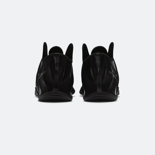 Nike GT Future "Triple Black"