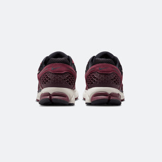 Nike Vomero 5 "Dark Team Red"