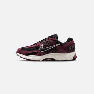 Nike Vomero 5 "Dark Team Red"