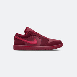 W Jordan 1 Low "V-Day"
