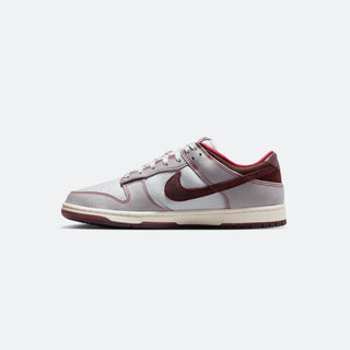 Nike Dunk Low "Pure Platinum"