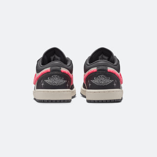 W Jordan 1 Low "Hot Punch"