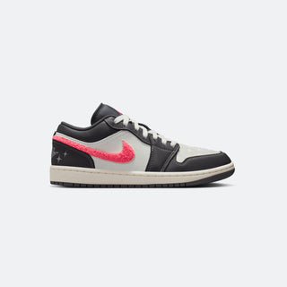W Jordan 1 Low "Hot Punch"