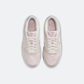 W Nike Dunk Low "V-Day"