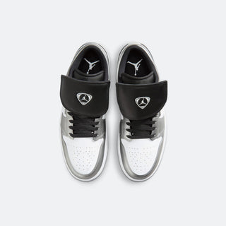 Jordan 1 Low SE "Metallic Silver"